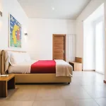 Arco Dei Pinto Bed & Breakfast 3*