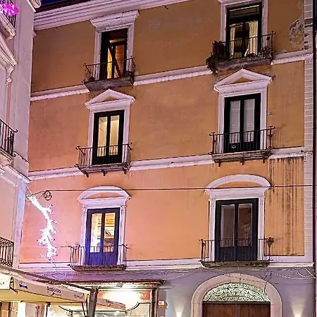 Arco Dei Pinto לינה וארוחת בוקר סלרנו